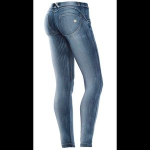 Gently used Freddy jeans skinny pants small